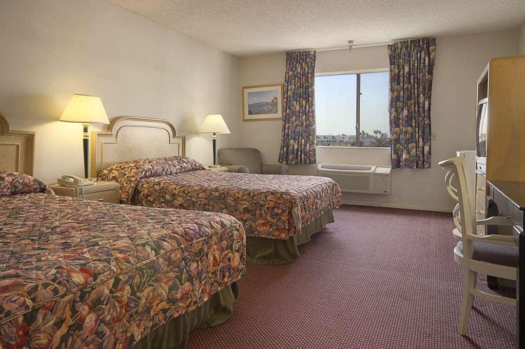 Ramada By Wyndham Angeles/wilshire Center Hotel
