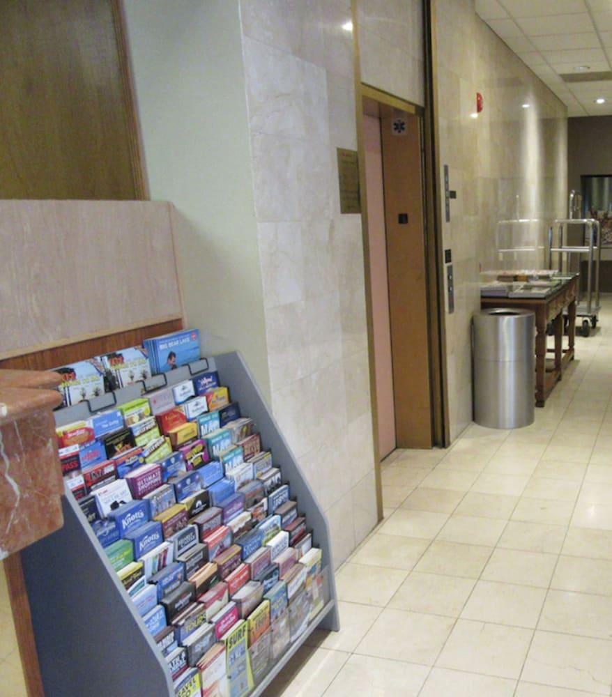 Hotel Ramada By Wyndham Angeles/wilshire Center 3*