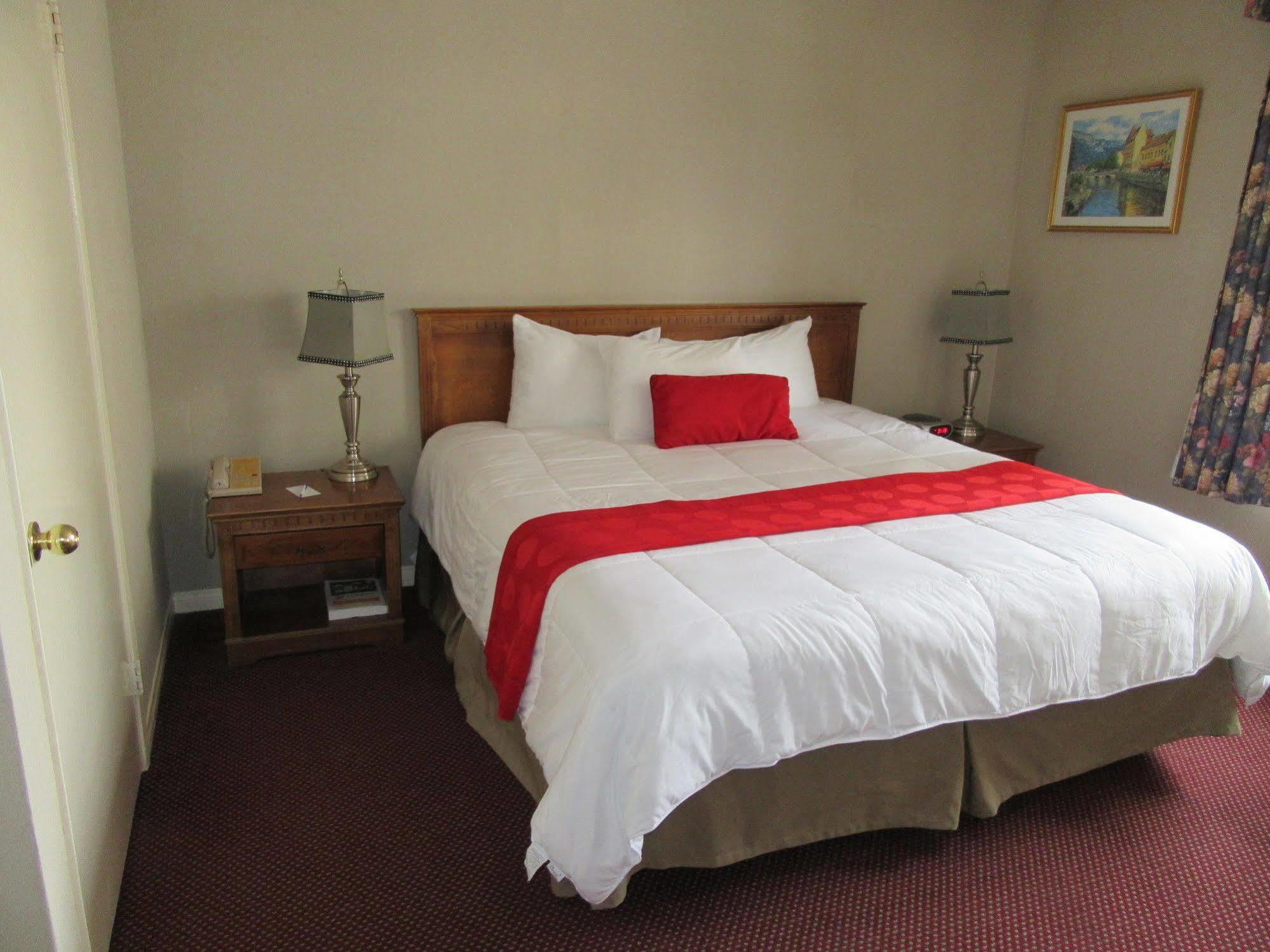 Ramada By Wyndham Angeles/wilshire Center Hotel 3*