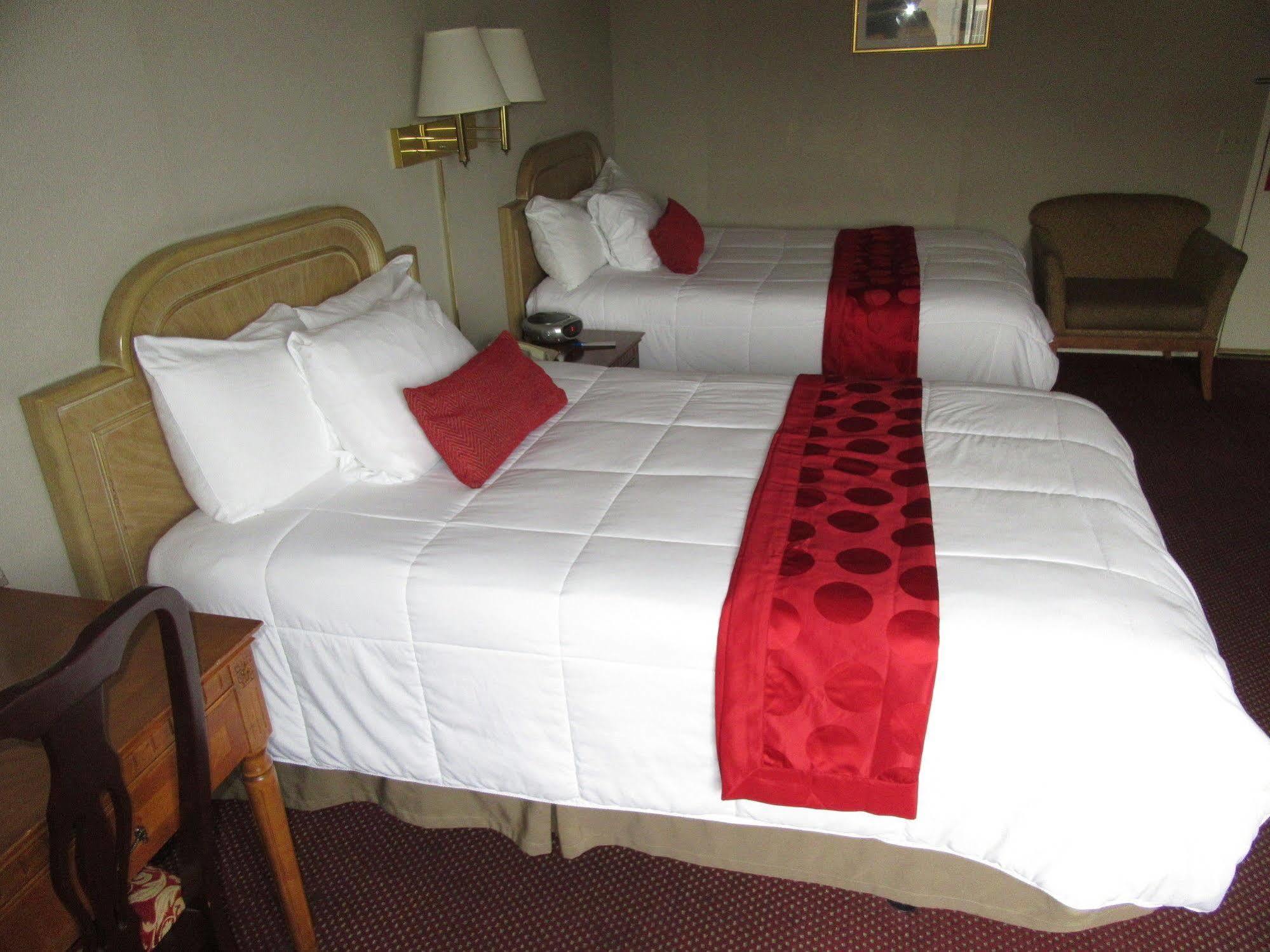 Ramada By Wyndham Angeles/wilshire Center Hotel