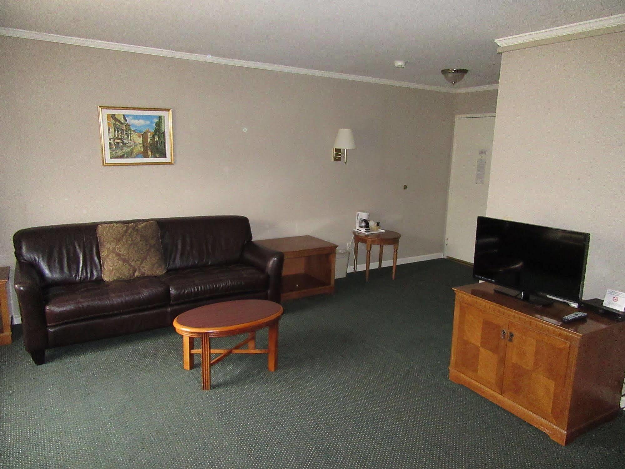 Hotel Ramada By Wyndham Angeles/wilshire Center Los Angeles