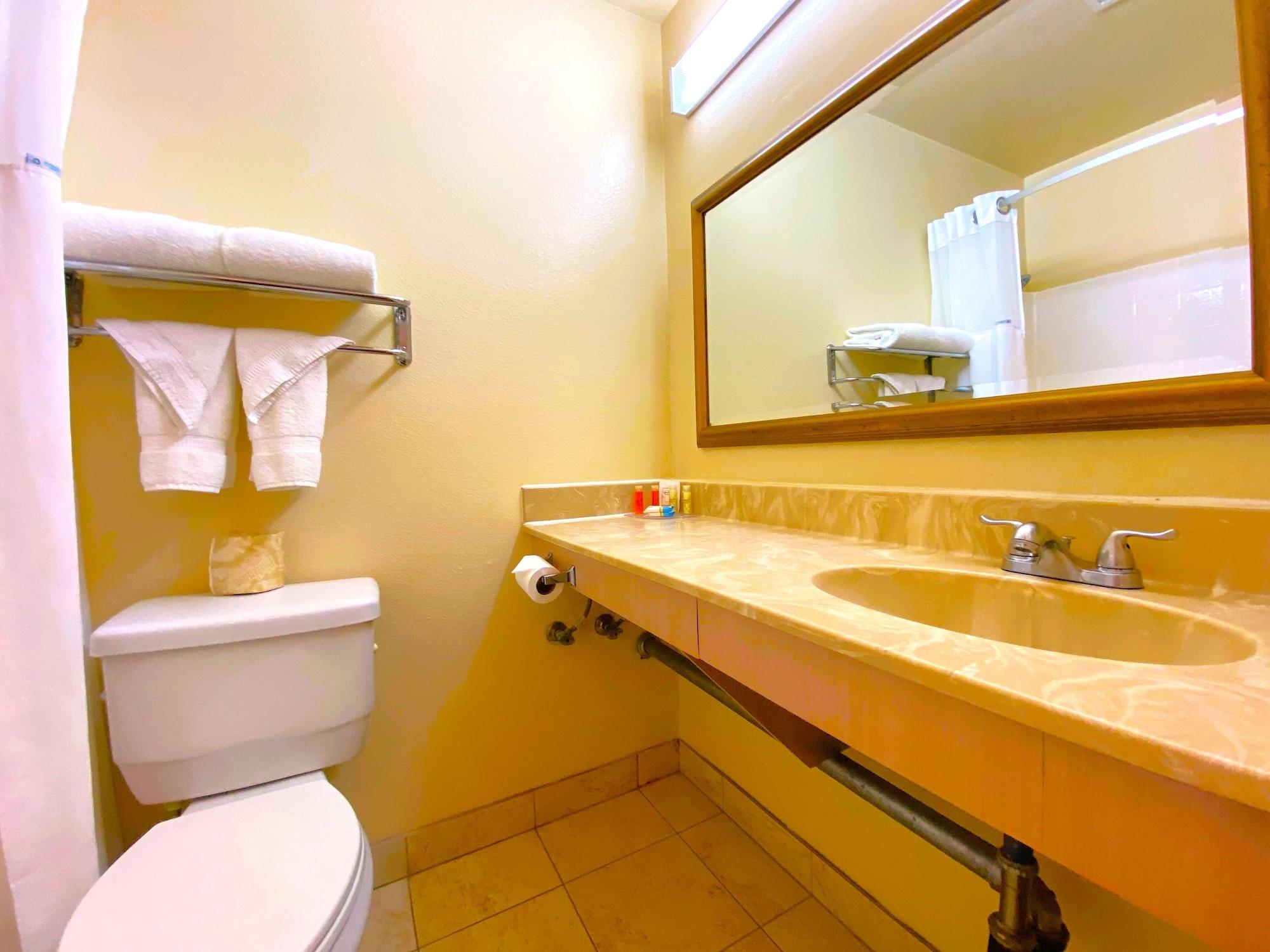 Hotel Ramada By Wyndham Angeles/wilshire Center 3*