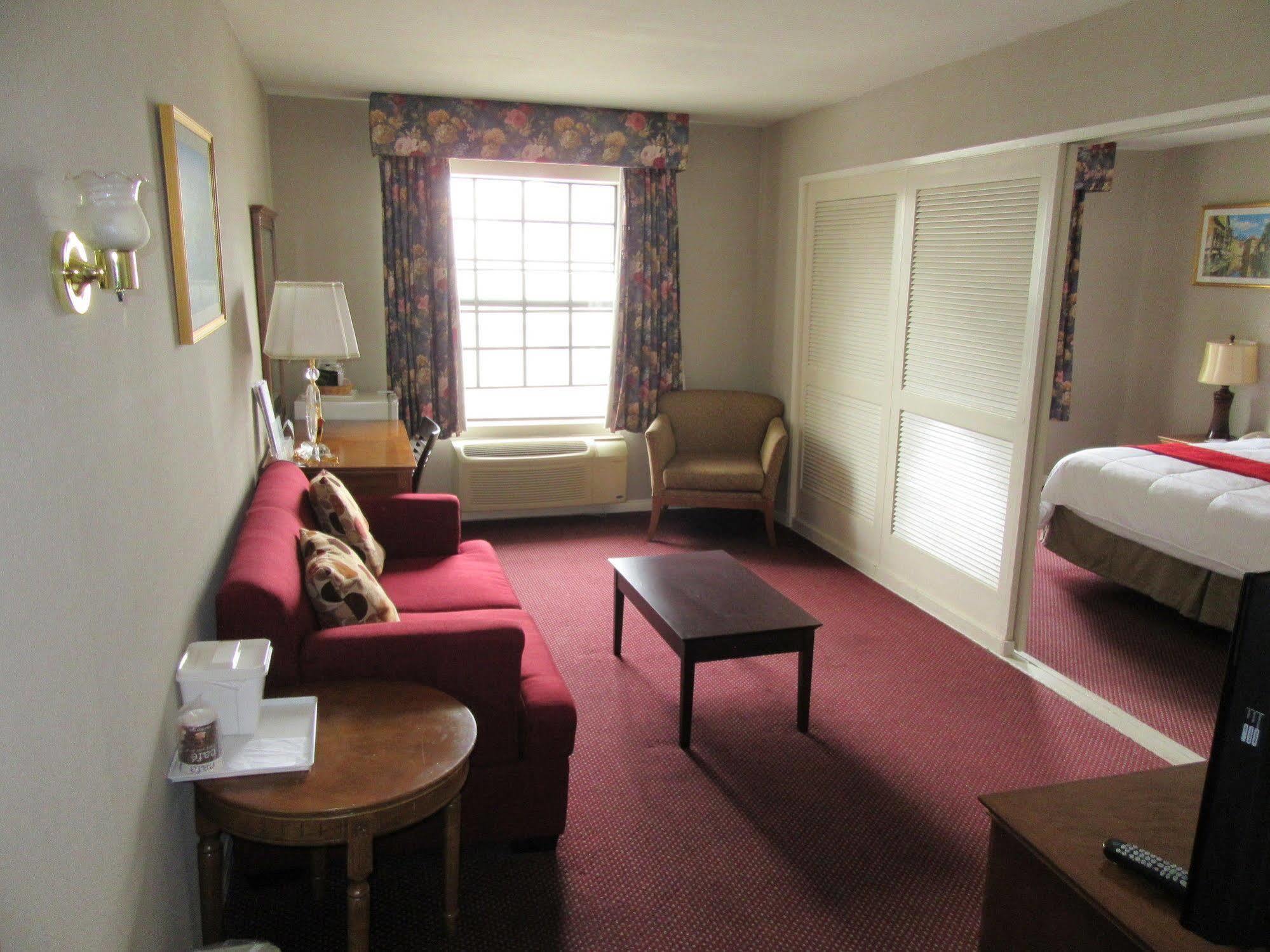 Ramada By Wyndham Angeles/wilshire Center Hotel 3*