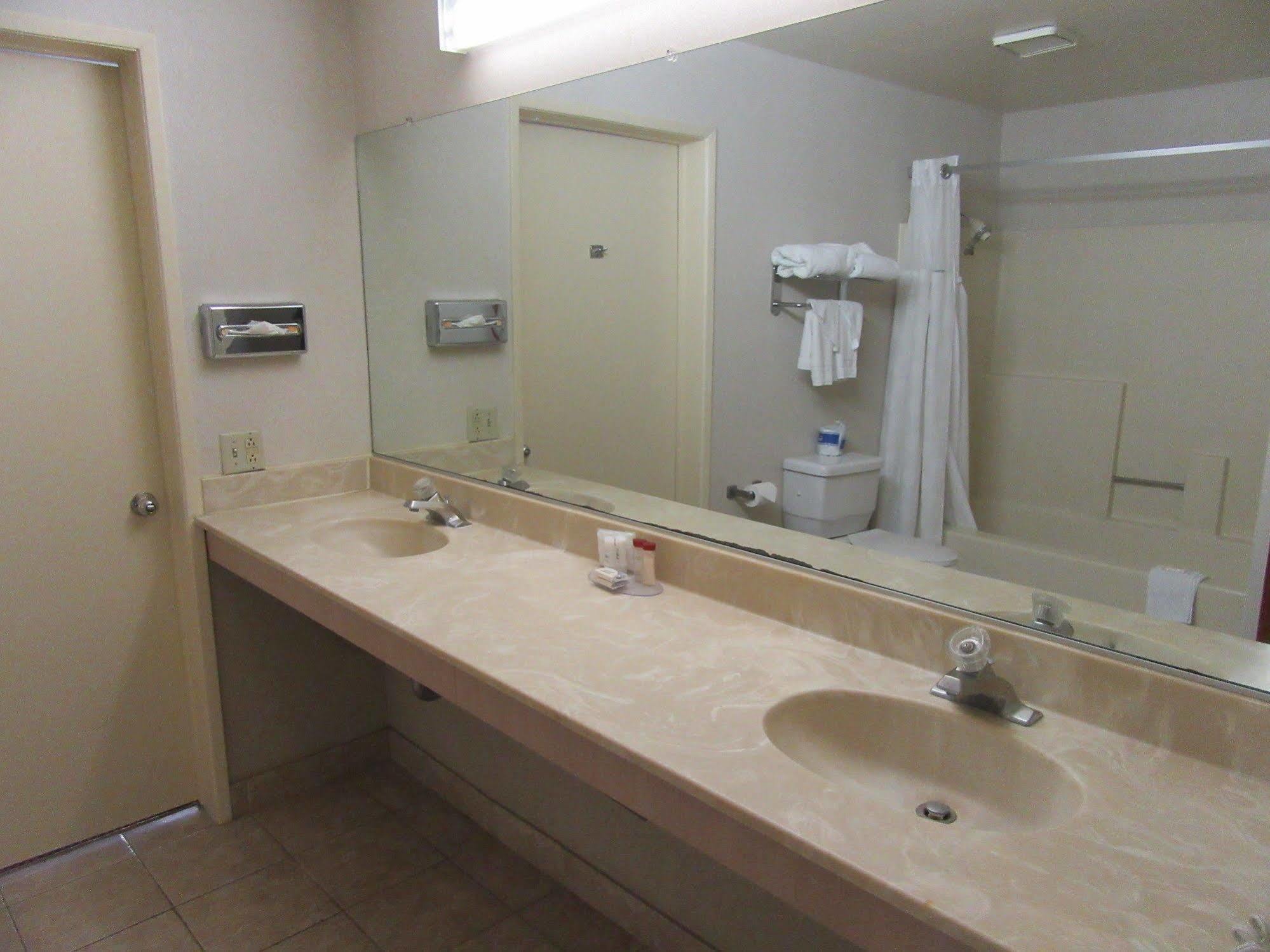 Ramada By Wyndham Angeles/wilshire Center 3* Los Angeles