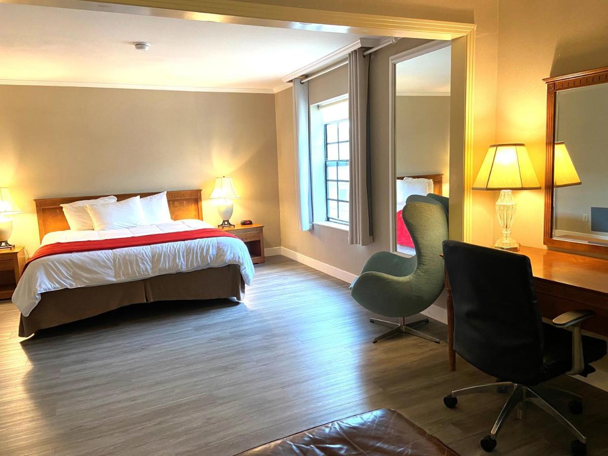 Ramada By Wyndham Angeles/wilshire Center Hotel